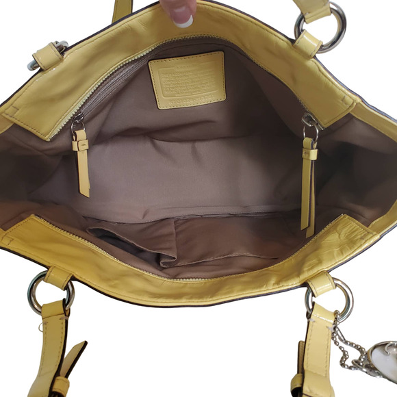 Coach Patent Leather Pleated Gallery Tote Bag F13761 - Picture 4 of 12